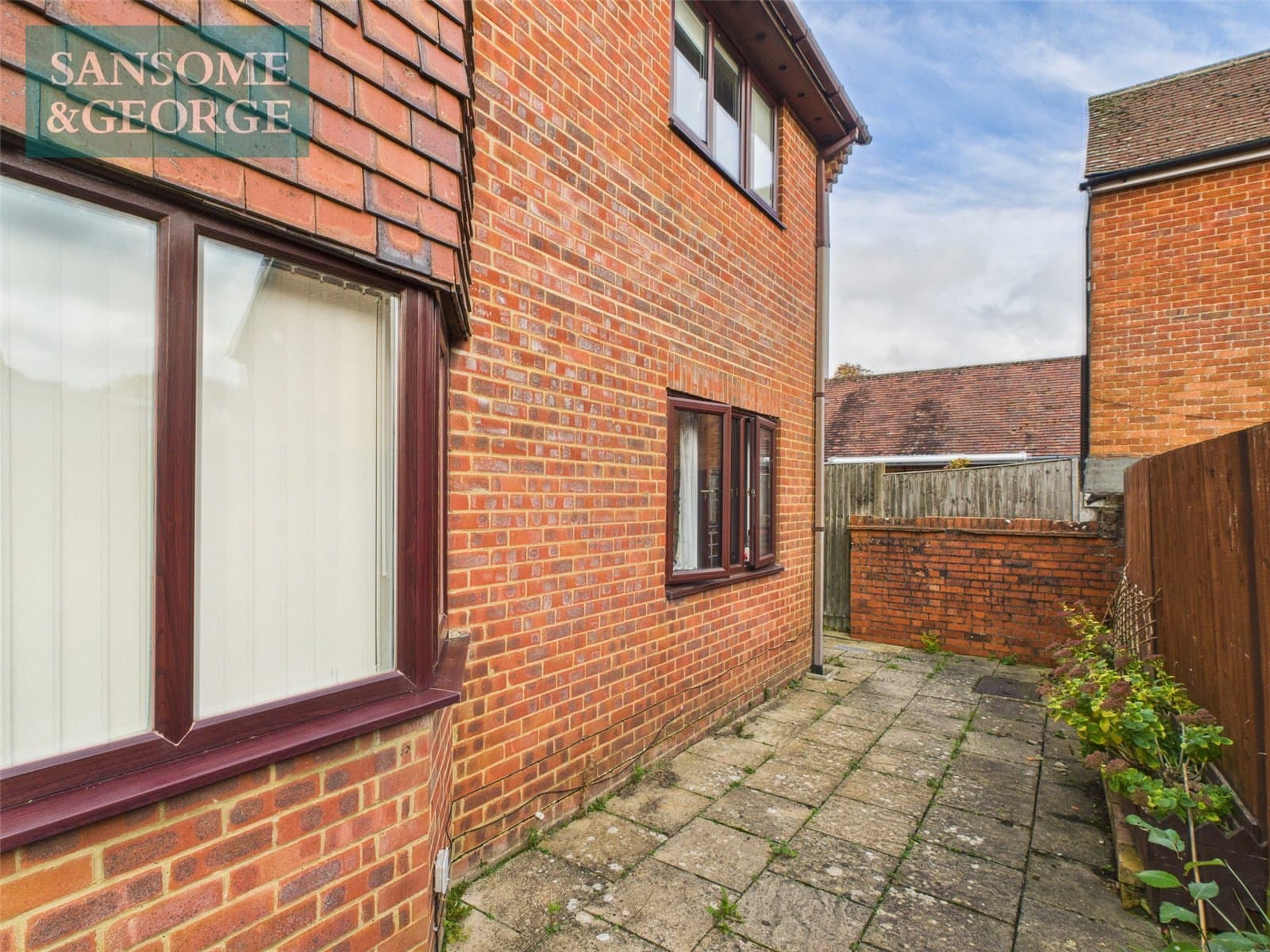 Phoenix Court, Kingsclere, Newbury, Hampshire, RG20 5PH