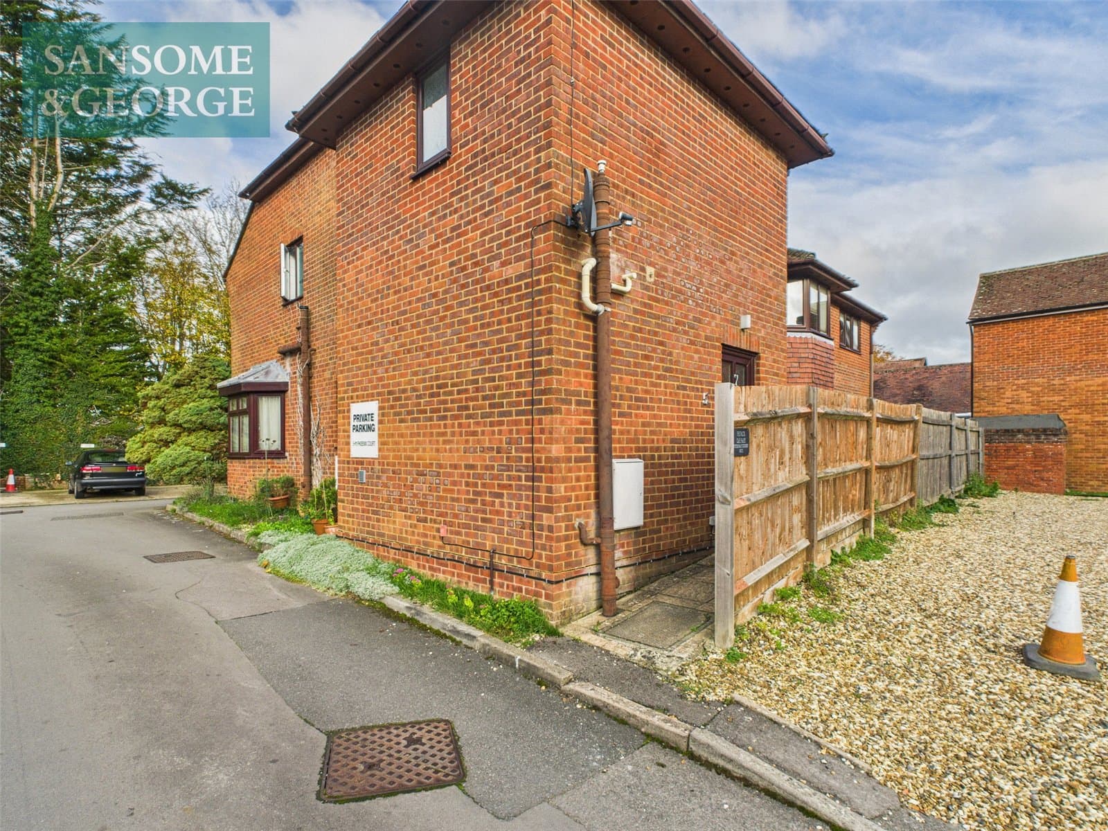 Phoenix Court, Kingsclere, Newbury, Hampshire, RG20 5PH