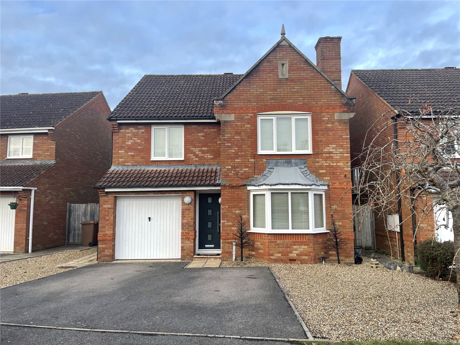 Farriers Close, Bramley, Tadley, Hampshire, RG26 5AX