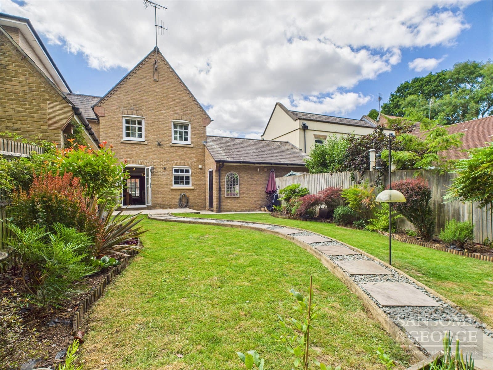 Fernhill Place, Sherfield-on-Loddon, Hook, Hampshire, RG27 0SJ