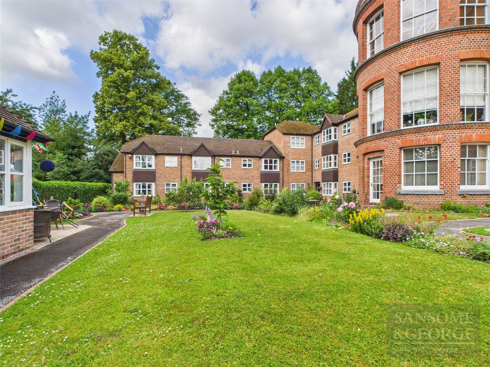 Burghfield Road, Reading, Berkshire, RG30 3NE