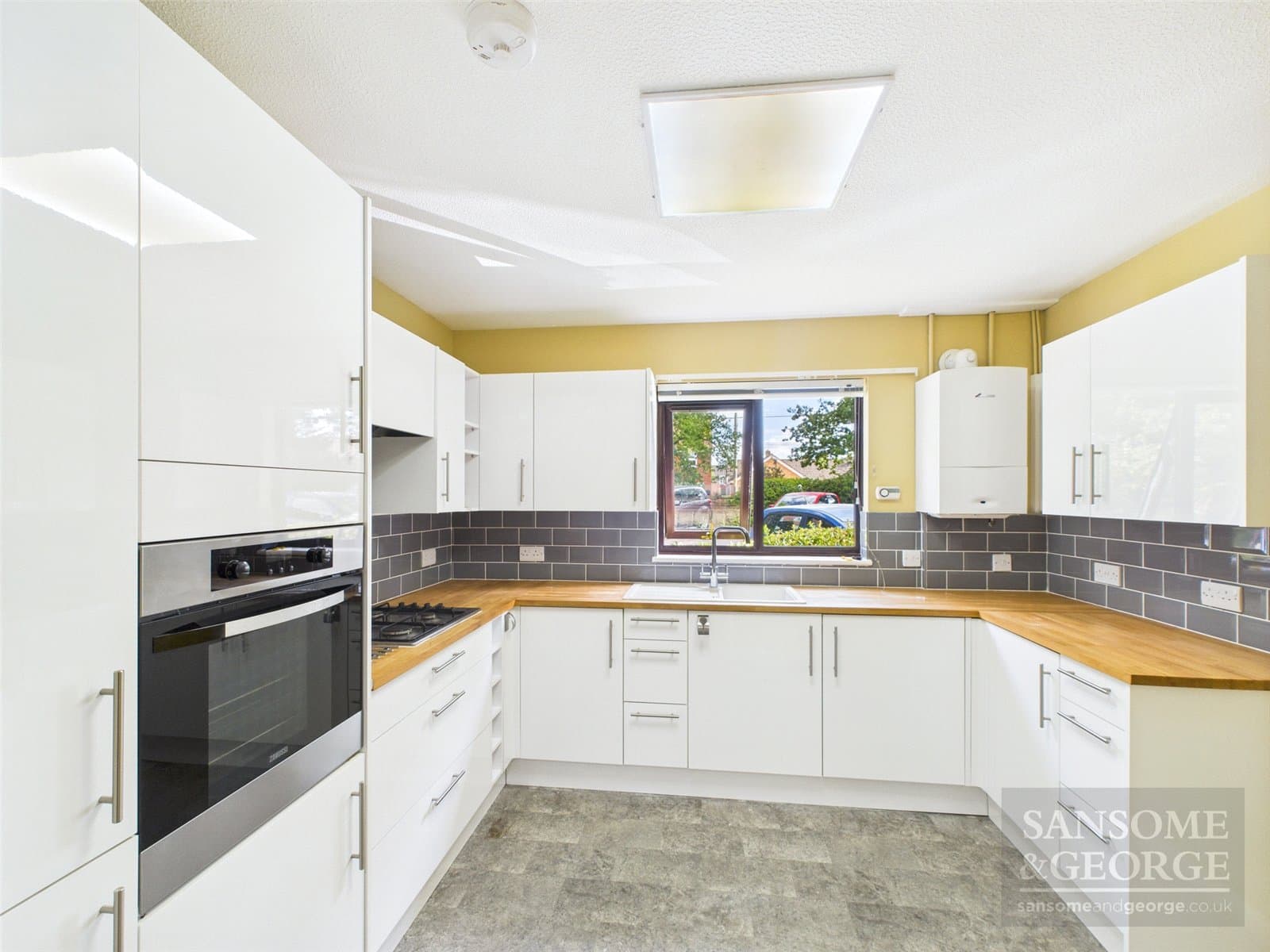 Wakeford Court, Silchester Road, Pamber Heath, Tadley, RG26 3XD