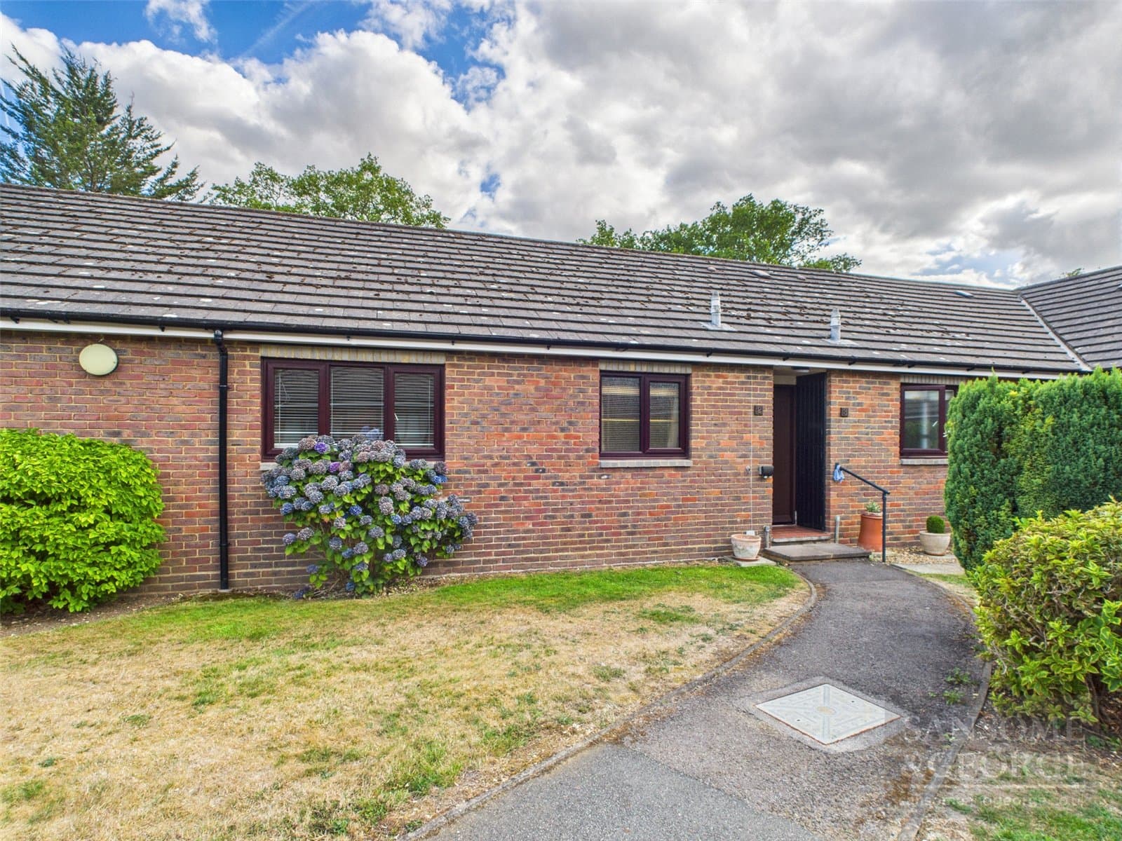 Wakeford Court, Silchester Road, Pamber Heath, Tadley, RG26 3XD