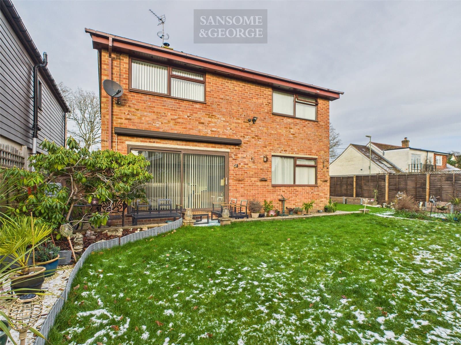 Silchester Road, Pamber Heath, Tadley, Hampshire, RG26 3EE