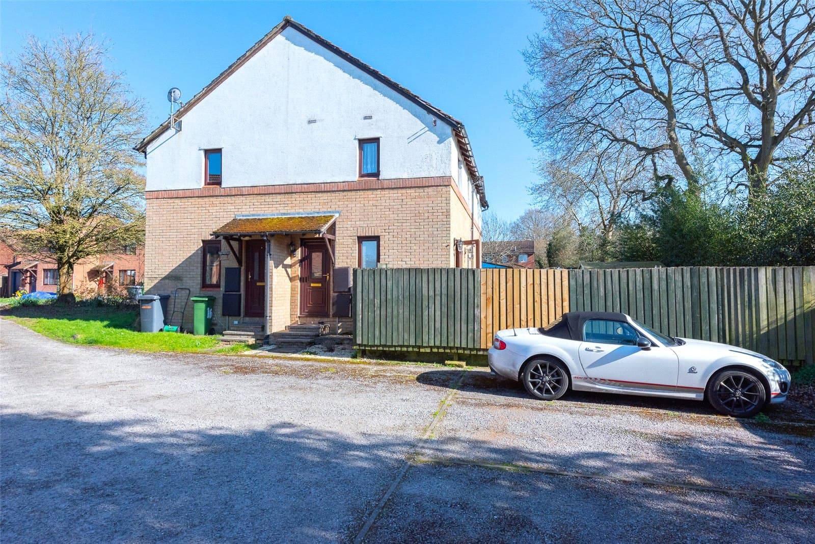 Crookham Close, Tadley, Hampshire, RG26 3US