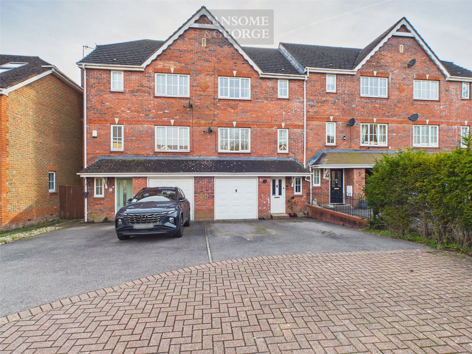 Bronze Close, Beggarwood, Basingstoke, Hampshire, RG22 4UF