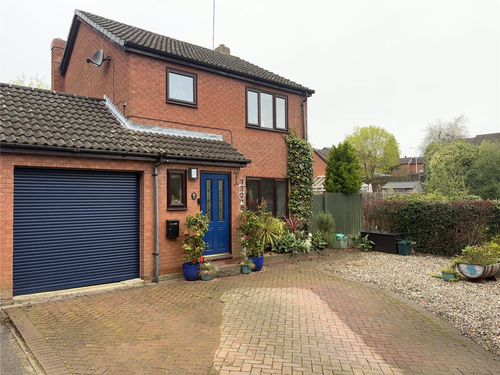 Hawksworth Road, Burghfield Common, RG7
