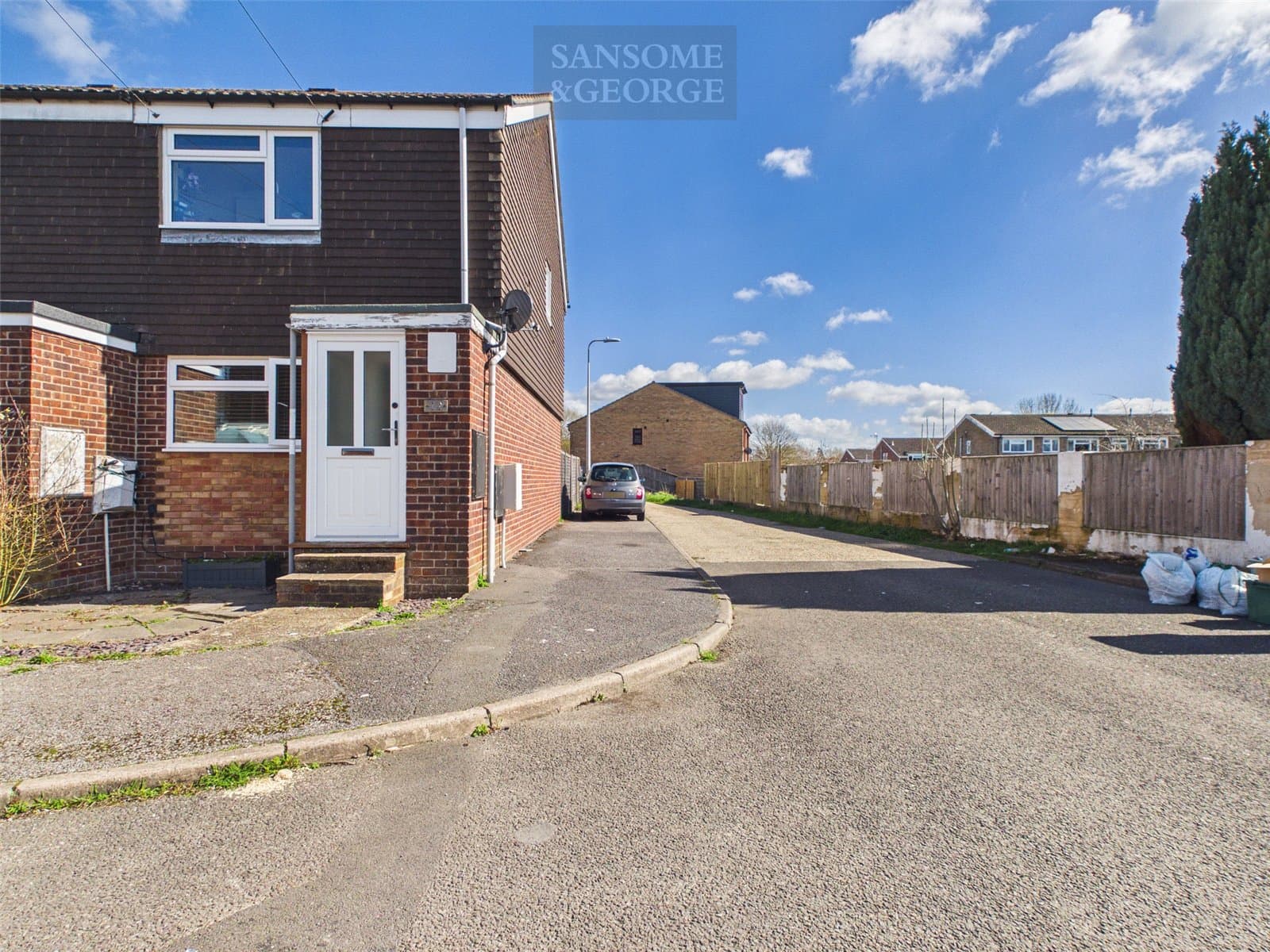 Newport Road, Newbury, Berkshire, RG14 2AS