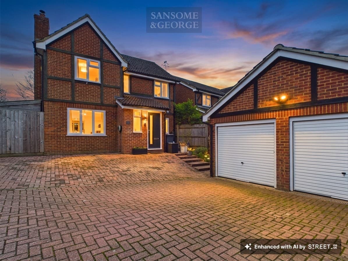Warblington Close, Tadley, RG26
