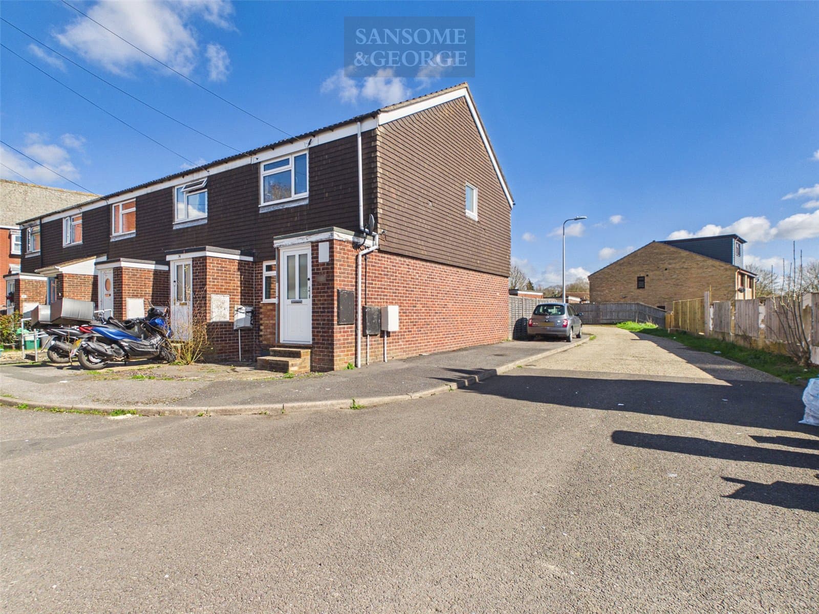 Newport Road, Newbury, Berkshire, RG14 2AS