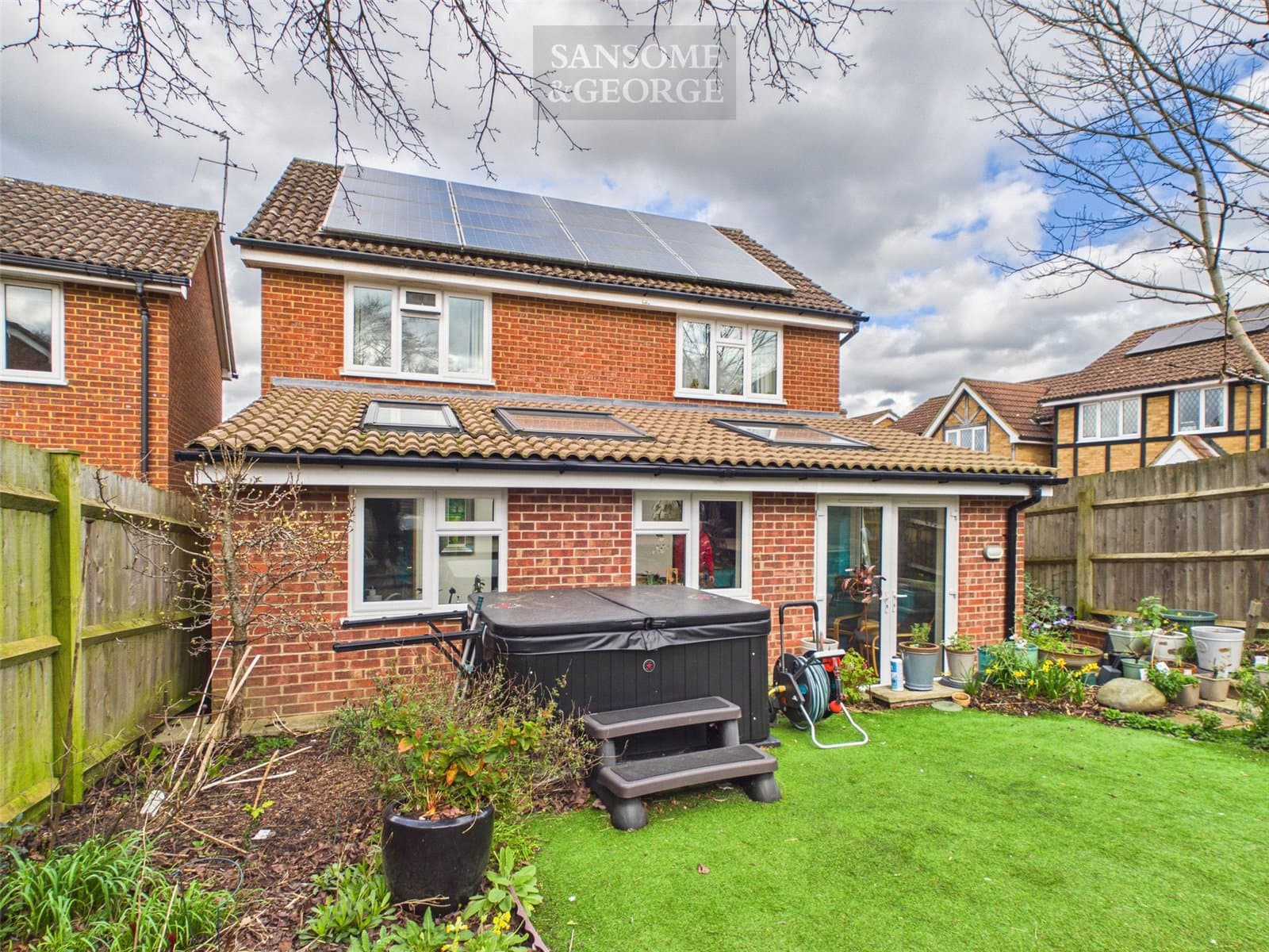 Warblington Close, Tadley, Hants, RG26 3YW