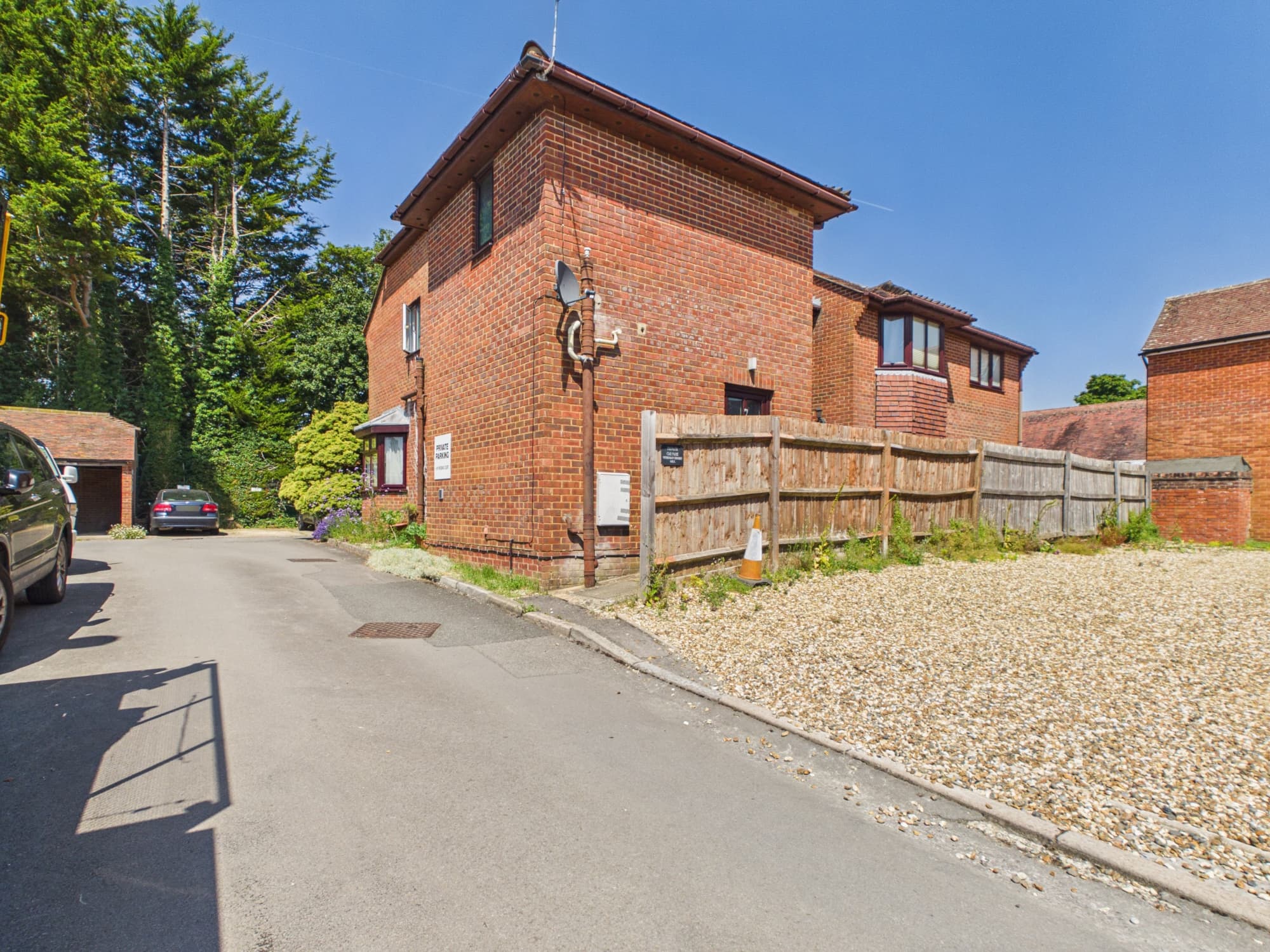 Phoenix Court, Kingsclere, RG20