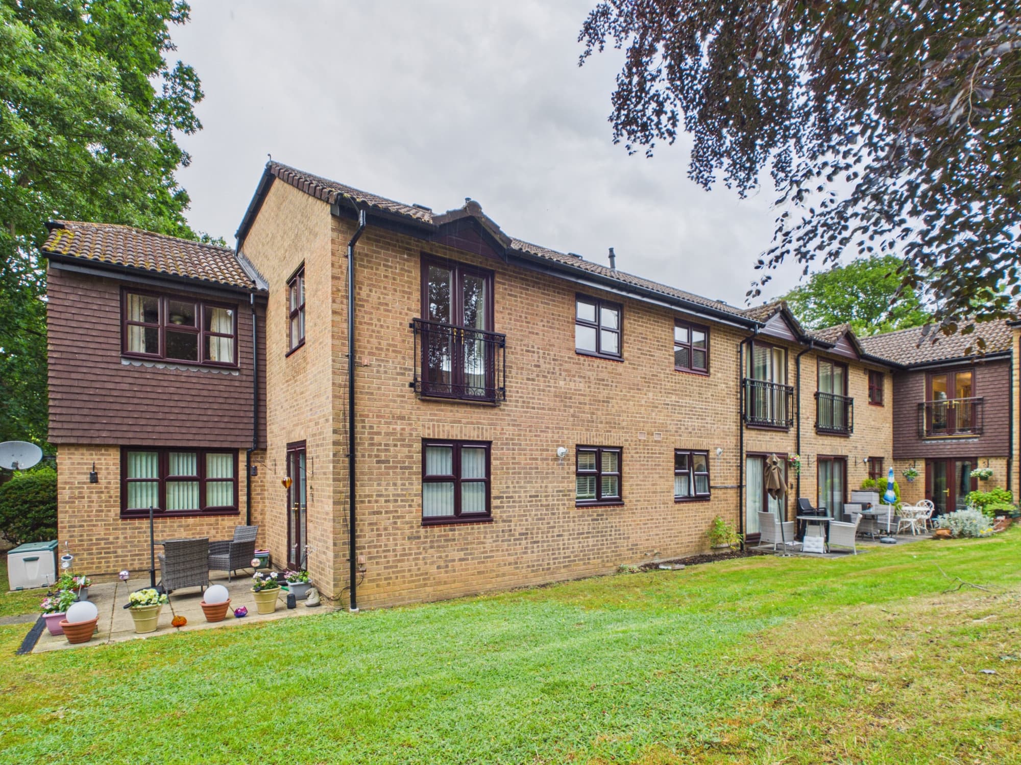 Crowthorne Road, Beechcroft Court Crowthorne Road, RG12